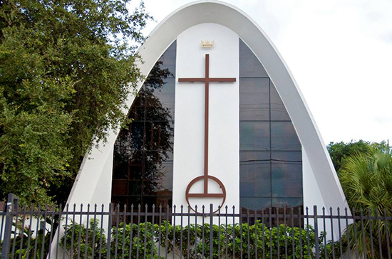This image has an empty alt attribute; its file name is churchoftheopendoor.jpg